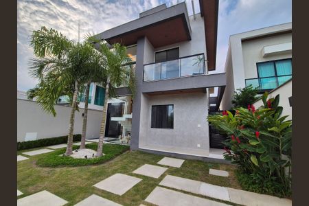 Casa de condomínio à venda com 300m², 4 quartos e 1 vagaFachada interna