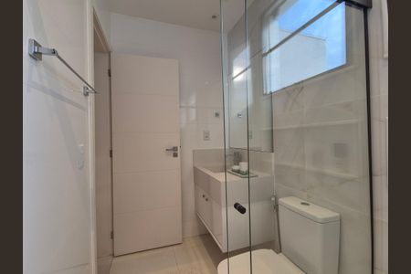 Casa de condomínio à venda com 300m², 4 quartos e 1 vagaBanheiro da Suíte 3