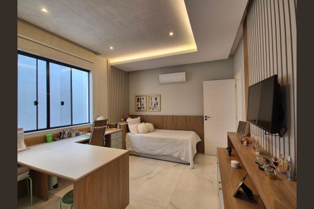 Casa de condomínio à venda com 300m², 4 quartos e 1 vagaSuite 3