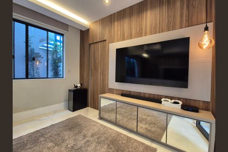 Casa de condomínio à venda com 300m², 4 quartos e 1 vagaSuite 1