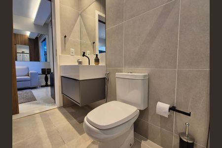 Casa de condomínio à venda com 300m², 4 quartos e 1 vagaBanheiro da Suíte 1