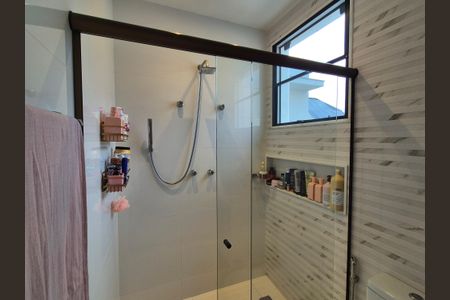 Casa de condomínio à venda com 300m², 4 quartos e 1 vagaBanheiro da Suíte 4