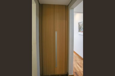 Casa de condomínio à venda com 250m², 3 quartos e 2 vagasCorredor