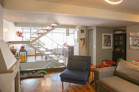 Casa de condomínio à venda com 250m², 3 quartos e 2 vagasSala