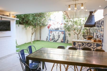 Casa de condomínio à venda com 250m², 3 quartos e 2 vagasChurrasqueira