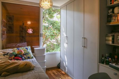 Casa de condomínio à venda com 250m², 3 quartos e 2 vagasQuarto 