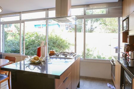 Casa de condomínio à venda com 250m², 3 quartos e 2 vagasCozinha