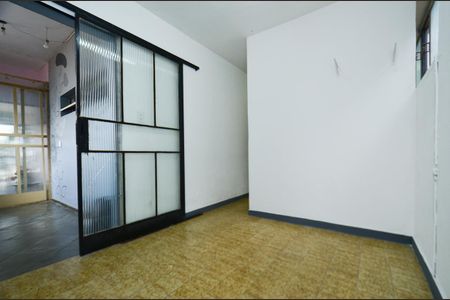Casa para alugar com 45m², 1 quarto e sem vaga Casa para alugar com 45m², 1 quarto e sem vagaSala