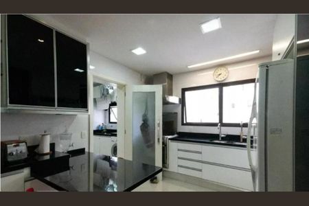 Apartamento à venda com 177m², 3 quartos e 3 vagasFoto 01