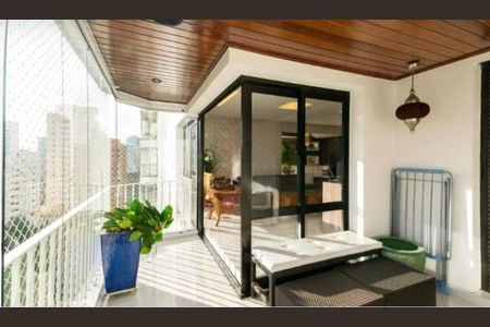 Apartamento à venda com 177m², 3 quartos e 3 vagasFoto 01