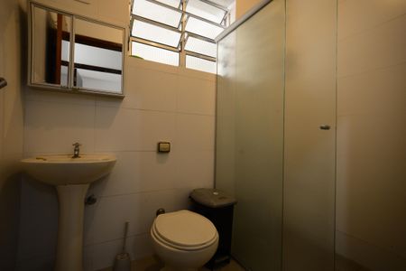Casa para alugar com 350m², 5 quartos e 2 vagasBanheiro Corredor