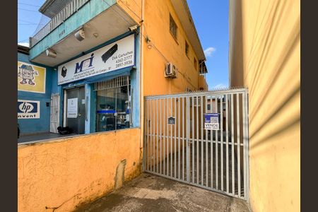 Casa à venda com 298m², 5 quartos e 5 vagasFachada + plaquinha