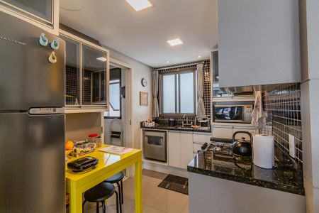 Apartamento à venda com 86m², 3 quartos e 2 vagasCozinha