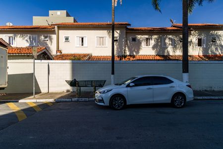 Casa de condomínio à venda com 70m², 2 quartos e 1 vaga Casa de condomínio à venda com 70m², 2 quartos e 1 vagaFachada