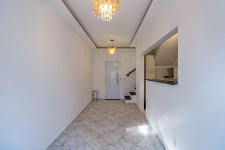Casa de condomínio à venda com 70m², 2 quartos e 1 vaga Casa de condomínio à venda com 70m², 2 quartos e 1 vagaSala