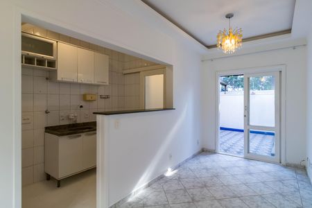 Casa de condomínio à venda com 70m², 2 quartos e 1 vaga Casa de condomínio à venda com 70m², 2 quartos e 1 vagaSala