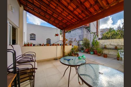 Casa à venda com 247m², 5 quartos e 2 vagasTerraço