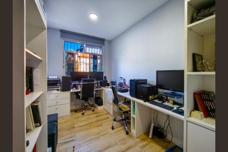 Casa à venda com 247m², 5 quartos e 2 vagasQuarto 4