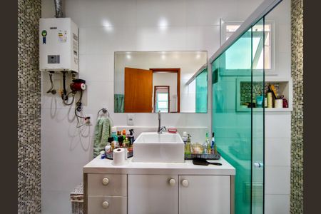 Casa à venda com 247m², 5 quartos e 2 vagasBanheiro da Suíte