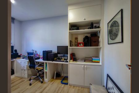 Casa à venda com 247m², 5 quartos e 2 vagasQuarto 4