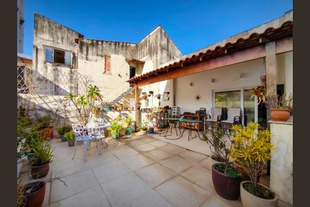 Casa à venda com 247m², 5 quartos e 2 vagasTerraço