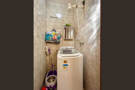 Casa à venda com 247m², 5 quartos e 2 vagasBanheiro de serviço