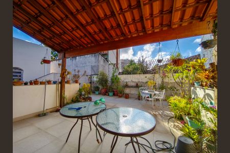 Casa à venda com 247m², 5 quartos e 2 vagasTerraço