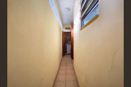 Casa à venda com 247m², 5 quartos e 2 vagasCorredor