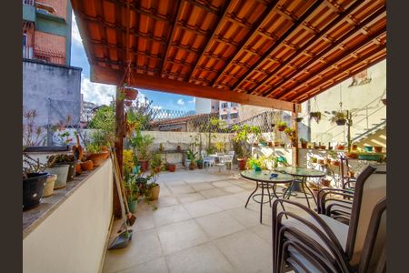 Casa à venda com 247m², 5 quartos e 2 vagasTerraço