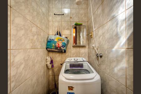 Casa à venda com 247m², 5 quartos e 2 vagasBanheiro de serviço