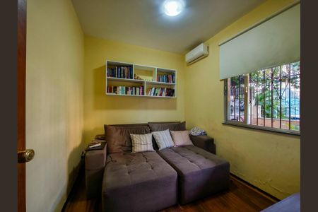 Casa à venda com 247m², 5 quartos e 2 vagasQuarto 3