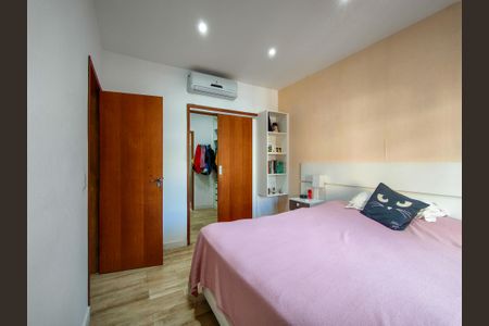 Casa à venda com 247m², 5 quartos e 2 vagasSuíte