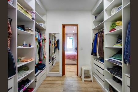 Casa à venda com 247m², 5 quartos e 2 vagasCloset da suíte