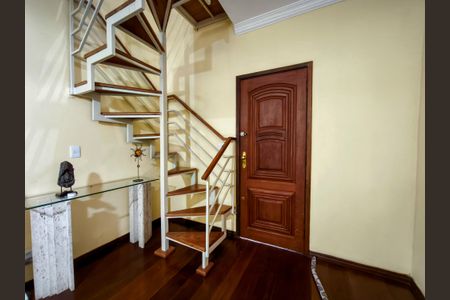 Casa à venda com 247m², 5 quartos e 2 vagasSala