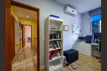 Casa à venda com 247m², 5 quartos e 2 vagasQuarto 4