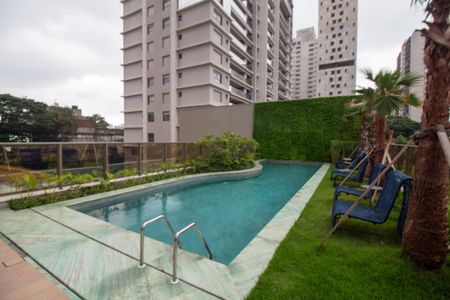 Apartamento à venda com 32m², 1 quarto e sem vaga Apartamento à venda com 32m², 1 quarto e sem vagaÁrea comum - Piscina
