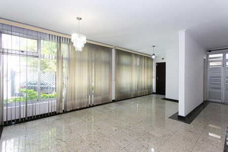 Sala 1 de casa para alugar com 4 quartos, 262m² em Vila Aricanduva, São Paulo