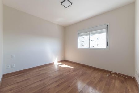 Apartamento à venda com 127m², 3 quartos e 2 vagas Apartamento à venda com 127m², 3 quartos e 2 vagasSuíte