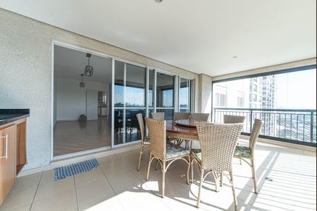 Apartamento à venda com 127m², 3 quartos e 2 vagas Apartamento à venda com 127m², 3 quartos e 2 vagasVaranda