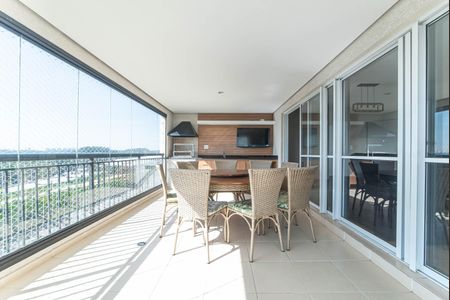 Apartamento à venda com 127m², 3 quartos e 2 vagas Apartamento à venda com 127m², 3 quartos e 2 vagasVaranda