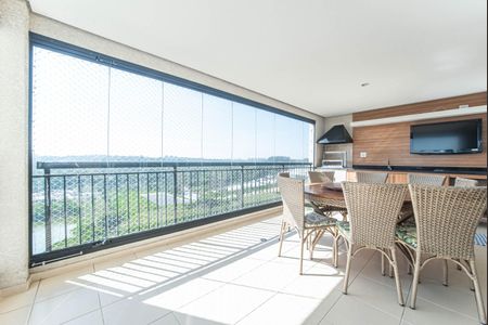 Apartamento à venda com 127m², 3 quartos e 2 vagas Apartamento à venda com 127m², 3 quartos e 2 vagasVaranda