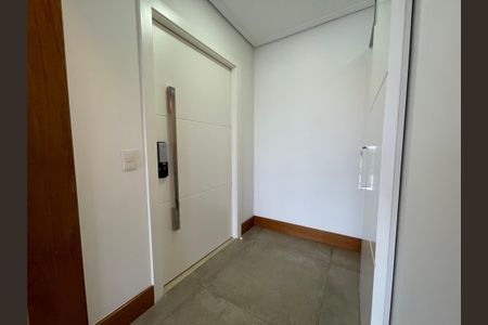 Apartamento à venda com 171m², 3 quartos e 3 vagasEntrada principal