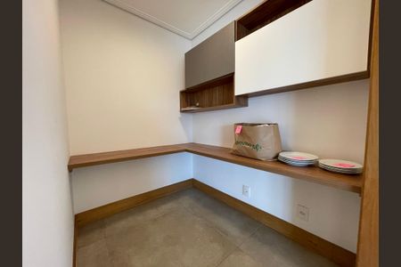 Apartamento à venda com 171m², 3 quartos e 3 vagasEscritório