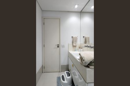 Apartamento para alugar com 242m², 4 quartos e 3 vagas Apartamento para alugar com 242m², 4 quartos e 3 vagasBanheiro da Suíte 3