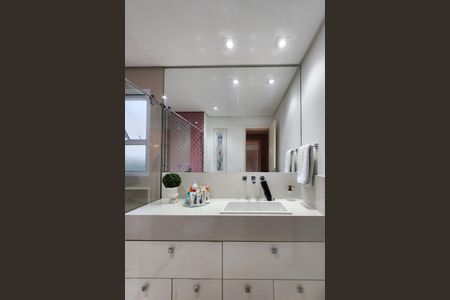 Apartamento para alugar com 242m², 4 quartos e 3 vagas Apartamento para alugar com 242m², 4 quartos e 3 vagasBanheiro da Suíte 4