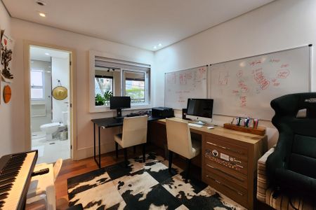 Apartamento para alugar com 242m², 4 quartos e 3 vagas Apartamento para alugar com 242m², 4 quartos e 3 vagasSuíte 1