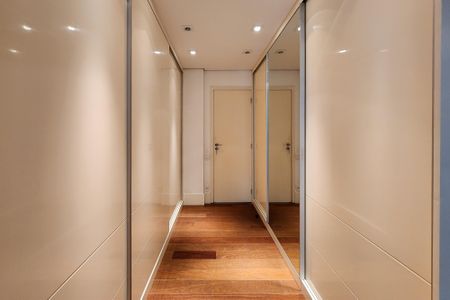 Apartamento para alugar com 242m², 4 quartos e 3 vagas Apartamento para alugar com 242m², 4 quartos e 3 vagasSuíte 2