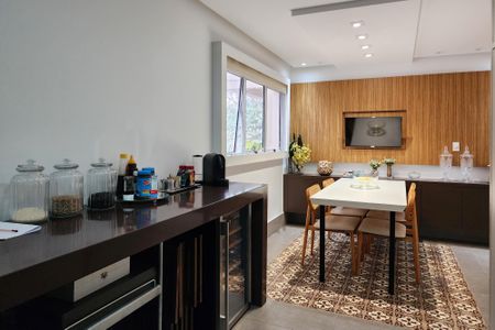 Apartamento para alugar com 242m², 4 quartos e 3 vagas Apartamento para alugar com 242m², 4 quartos e 3 vagasCozinha