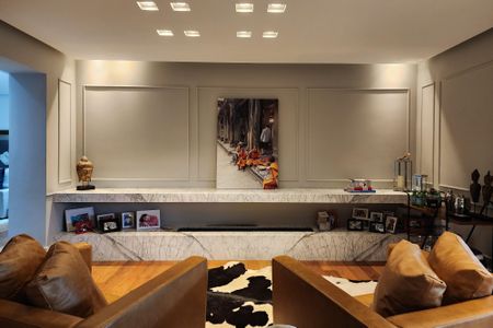 Apartamento para alugar com 242m², 4 quartos e 3 vagas Apartamento para alugar com 242m², 4 quartos e 3 vagasSala