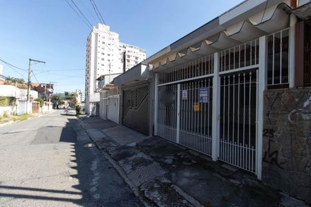 Casa à venda com 145m², 3 quartos e 2 vagas Casa à venda com 145m², 3 quartos e 2 vagasFachada